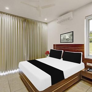 Super Townhouse Oak Dharwad Formerly Rising Resort & Spa